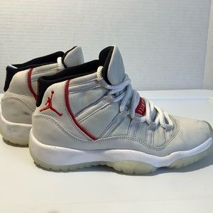 Air Jordan 11 Platinum Tint Size 4.5Y